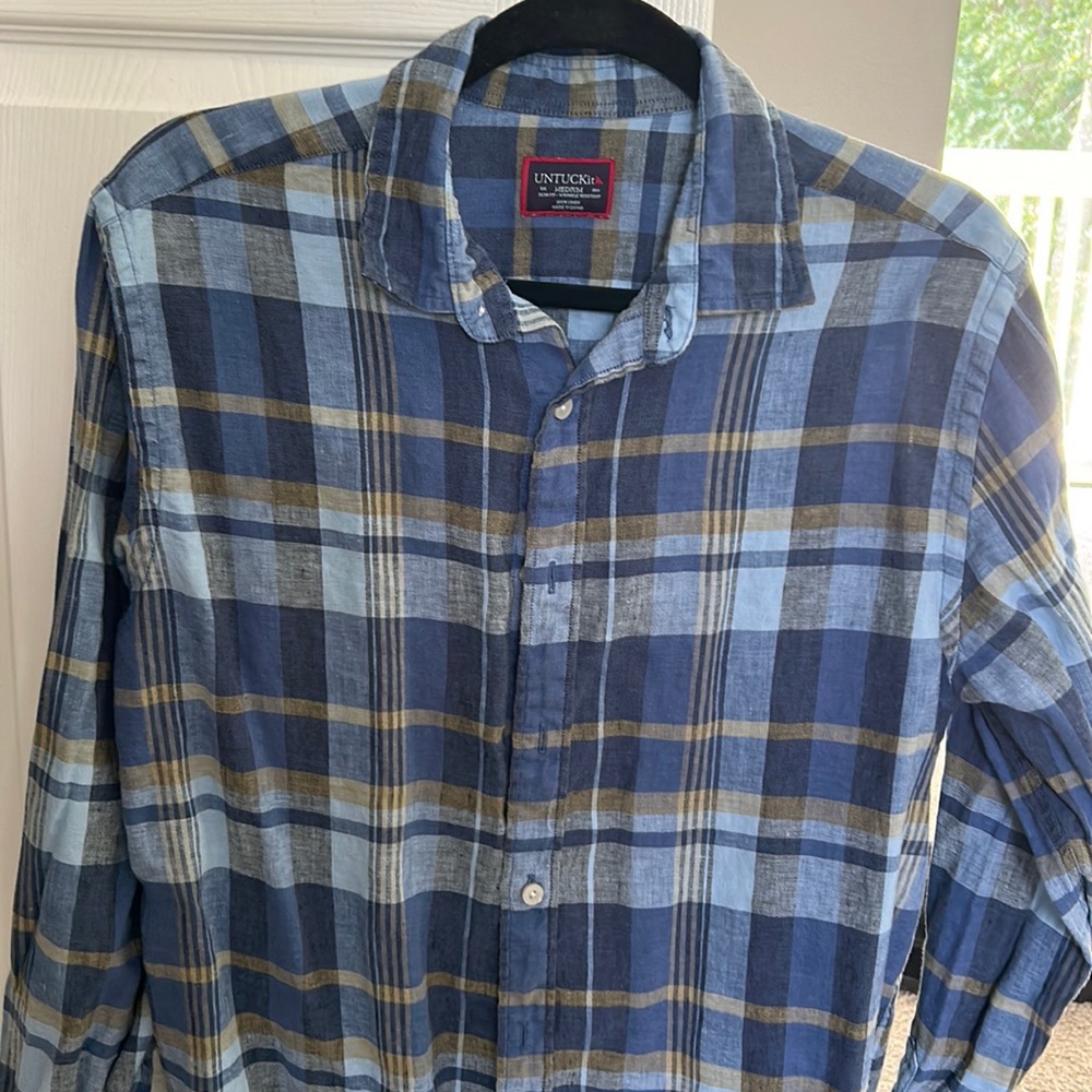 Untuckit pattern blue shirt